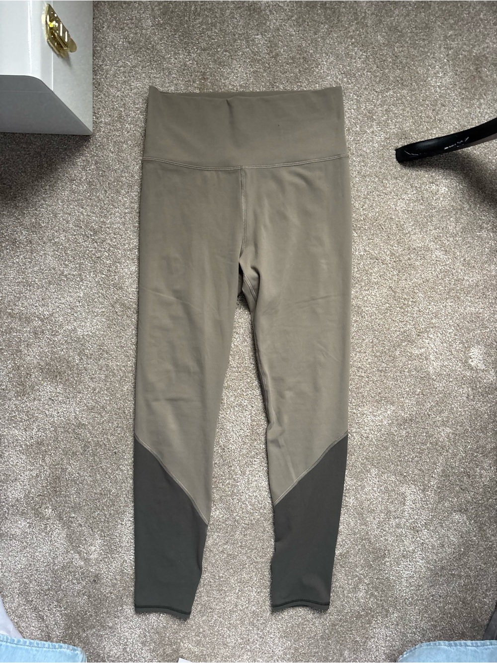 Vuori Medium Two-Tone Olive and Charcoal Leggings